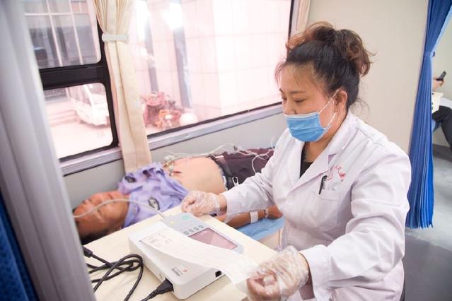 去醫(yī)院體檢已過時(shí)，移動(dòng)醫(yī)療車讓體檢更便捷