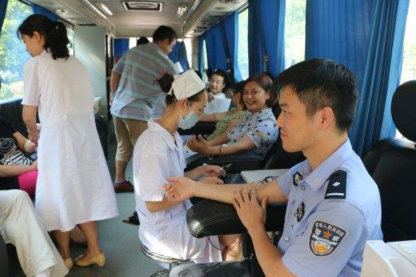 獻(xiàn)血危害健康？廣州獻(xiàn)血屋廠家為您辟謠 02