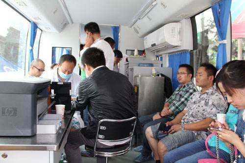 在獻(xiàn)血車獻(xiàn)血應(yīng)該注意什么？01