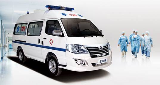 命懸一線牽動(dòng)人心，救護(hù)車臨危不亂治病救人_